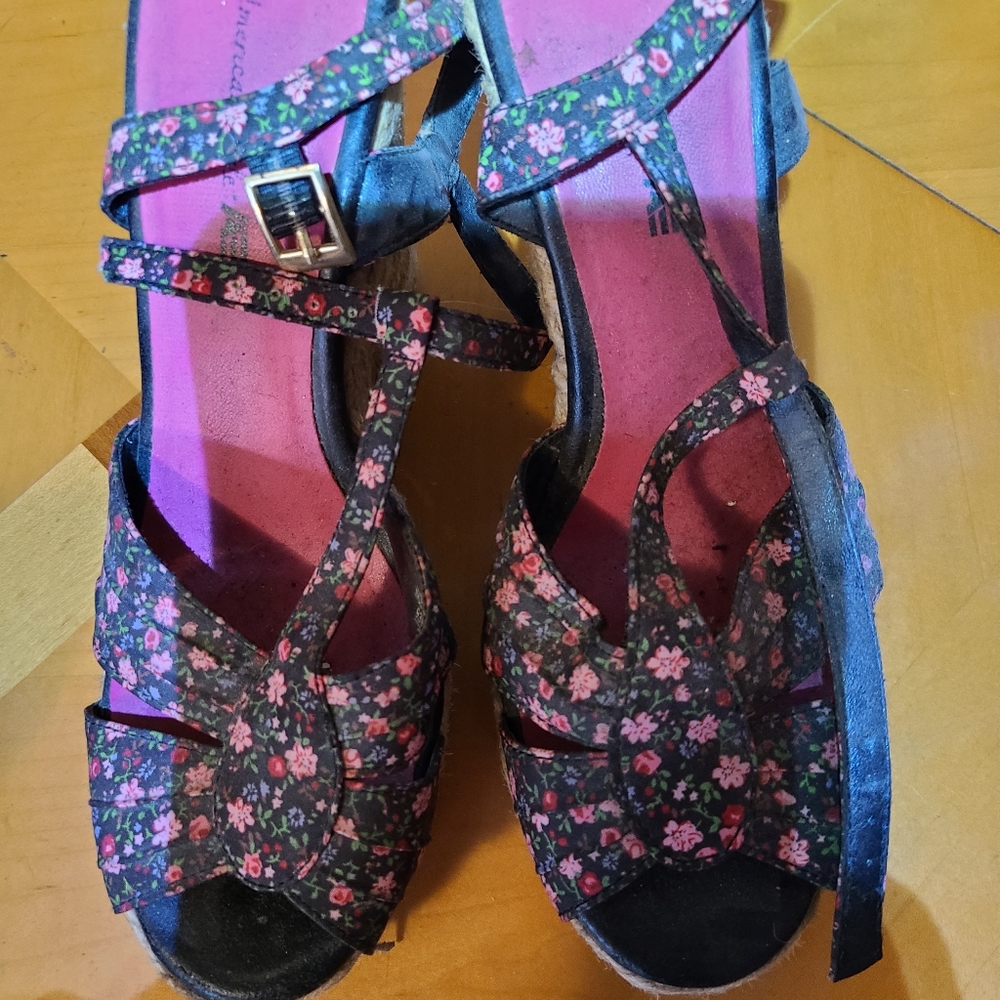 American eagle floral wedge sandals